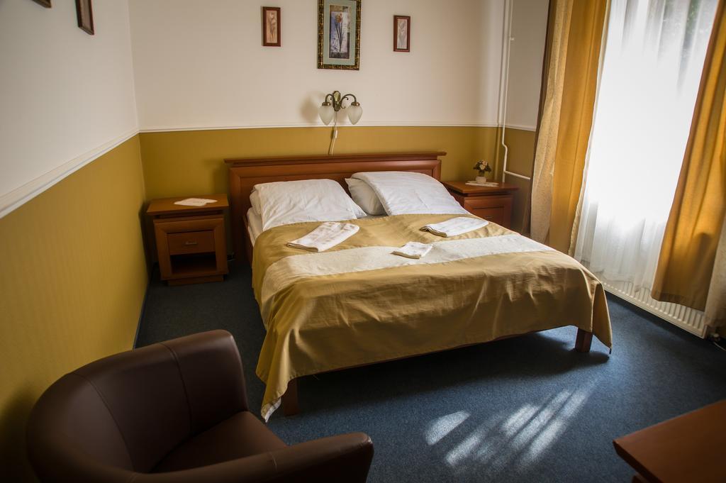 Ambrózia Szálláshely és Étterem Miskolc Exterior foto