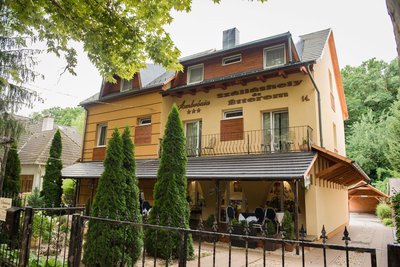 Ambrózia Szálláshely és Étterem Miskolc Exterior foto