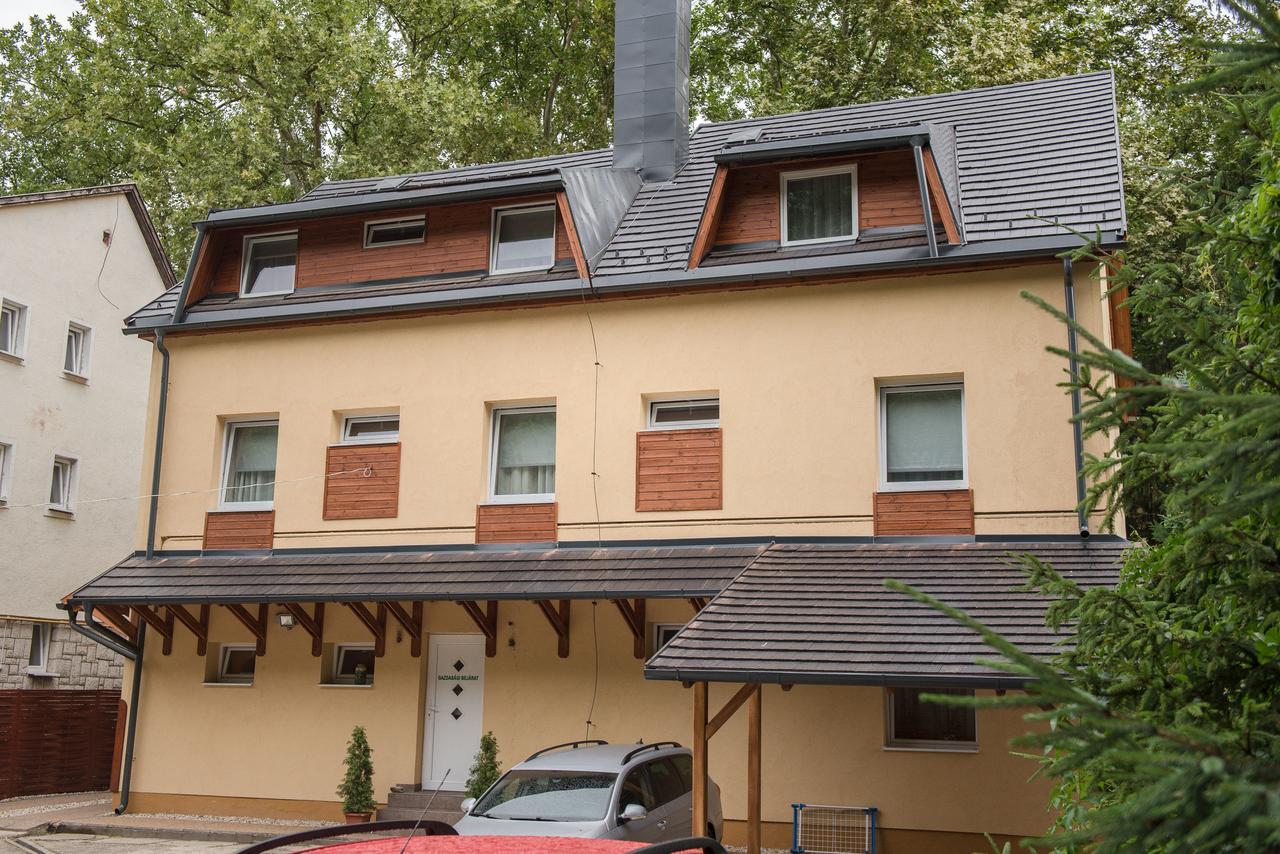 Ambrózia Szálláshely és Étterem Miskolc Exterior foto