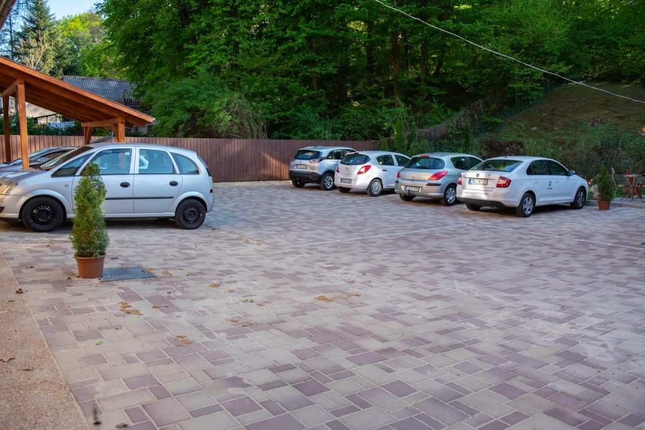 Ambrózia Szálláshely és Étterem Miskolc Exterior foto