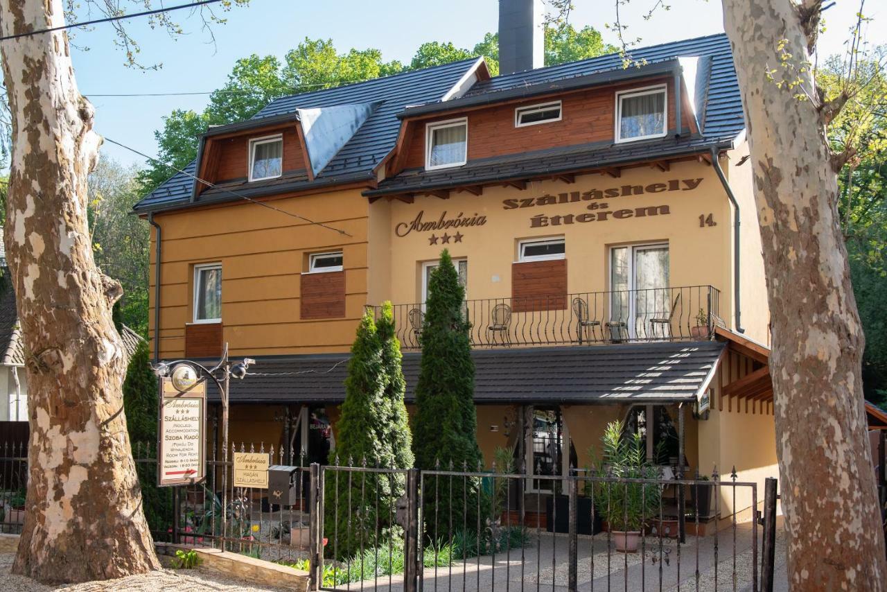 Ambrózia Szálláshely és Étterem Miskolc Exterior foto