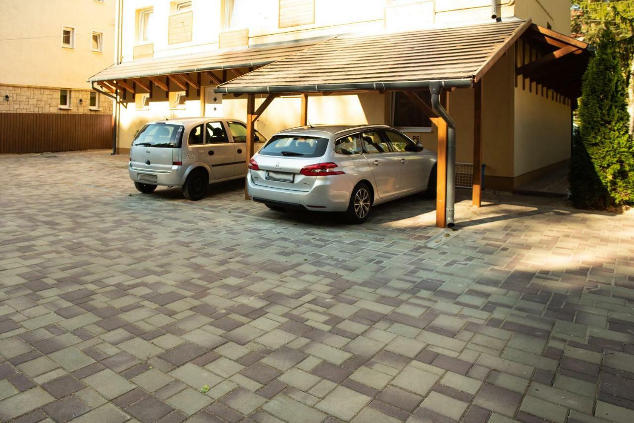 Ambrózia Szálláshely és Étterem Miskolc Exterior foto